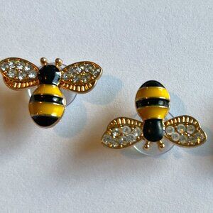 NWT - Bee - Crocs Charms - set of 2 - 07-LR-0840